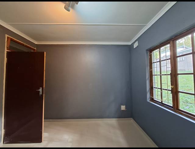 3 BEDROOM HOUSE TO LET IN CAVERSHAM GLEN